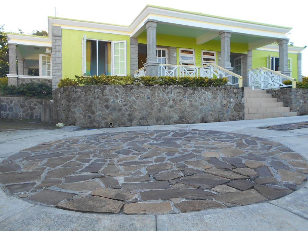 Diamond View Cottages Roseau Luaran gambar